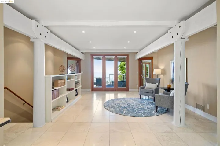 121 Diablo Dr, Oakland, California 94611