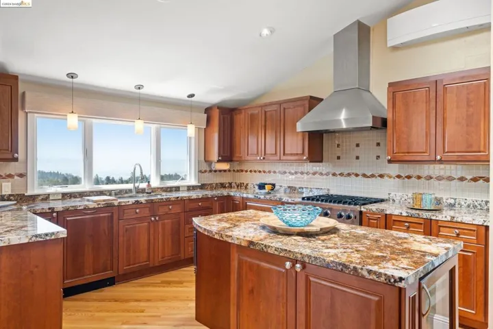 121 Diablo Dr, Oakland, California 94611