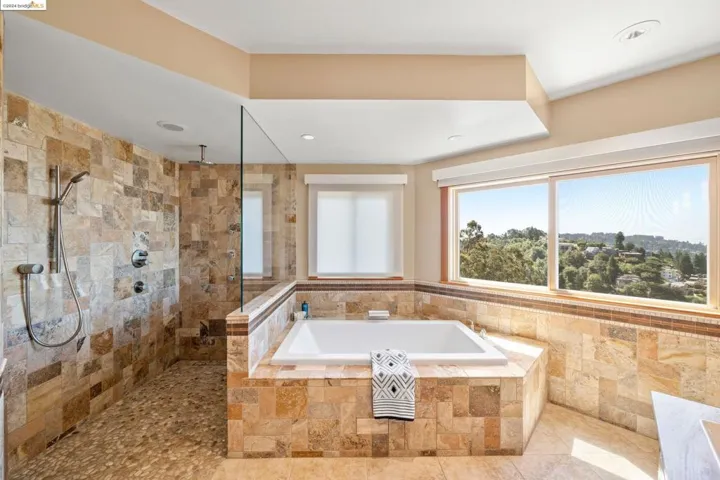 121 Diablo Dr, Oakland, California 94611