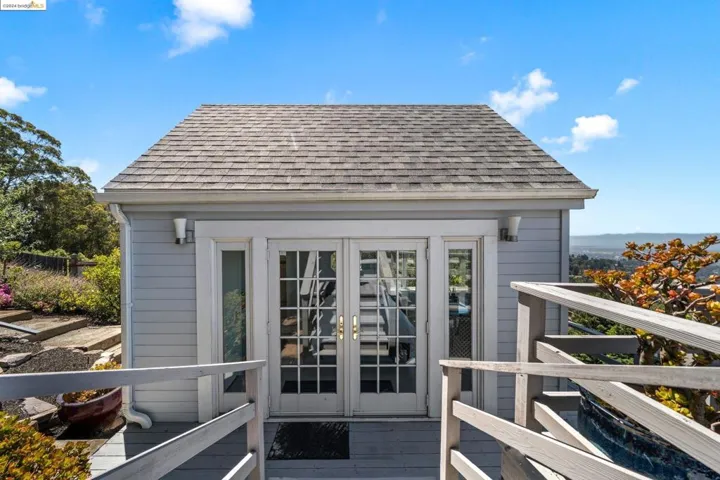 121 Diablo Dr, Oakland, California 94611