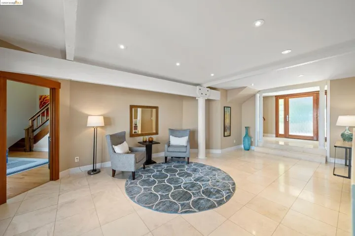 121 Diablo Dr, Oakland, California 94611