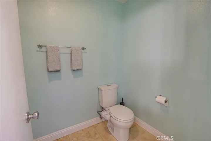 En-suite primary bathroom