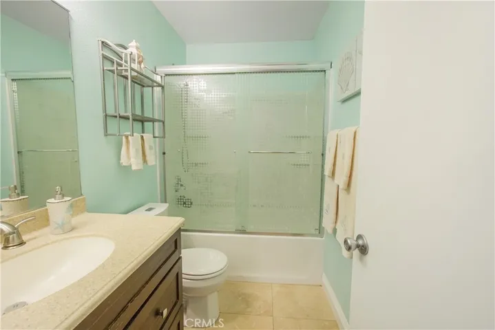 Guest bathroom upstairs