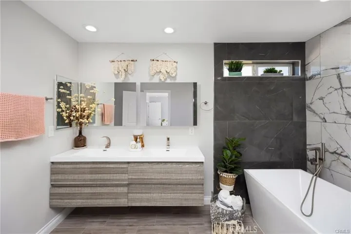 11722 Hemlock Avenue, Hesperia, California 92345