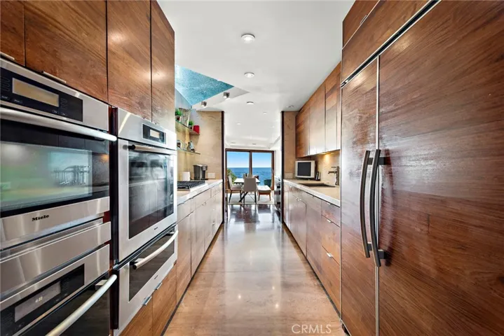 2049 Ocean Way, Laguna Beach, California 92651