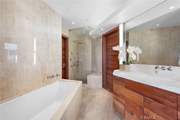 2049 Ocean Way, Laguna Beach, California 92651