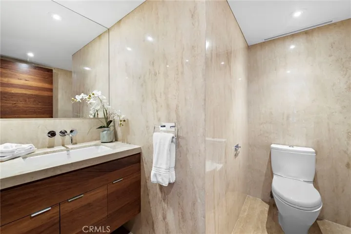 2049 Ocean Way, Laguna Beach, California 92651