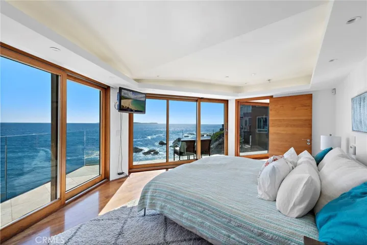 2049 Ocean Way, Laguna Beach, California 92651