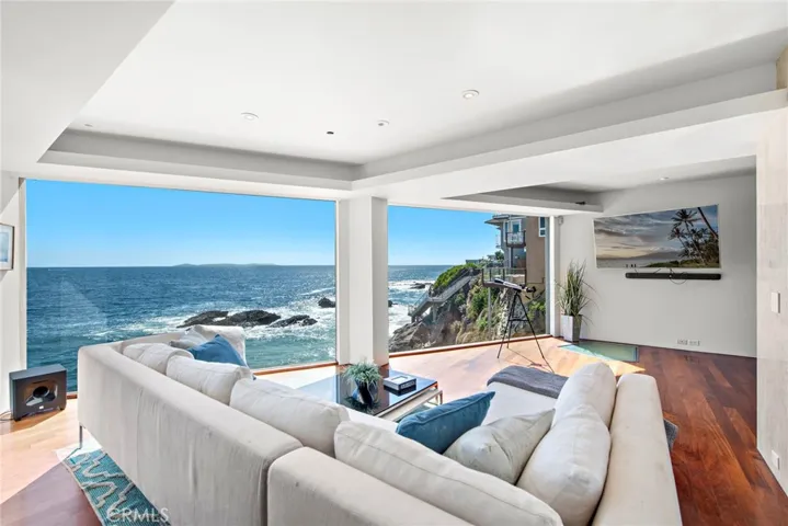 2049 Ocean Way, Laguna Beach, California 92651