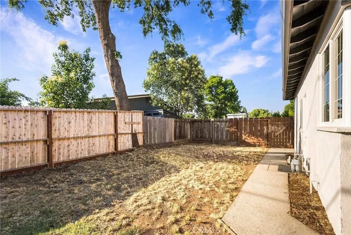 5 Clara Lane, Chico, California 95926