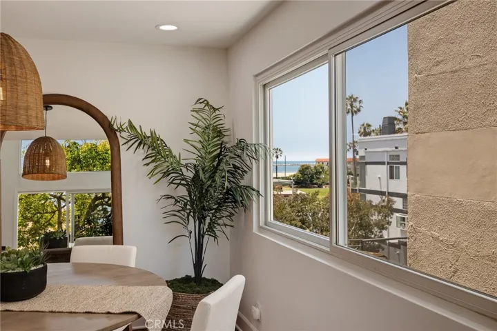 Peek-a-boo ocean views from multiple levels!