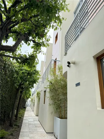 1544 11th Street 3, Santa Monica, California 90401