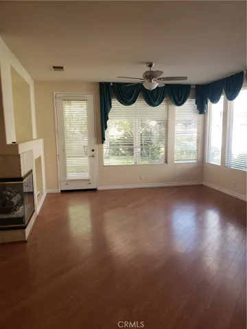 Family room / great room - gas fireplace