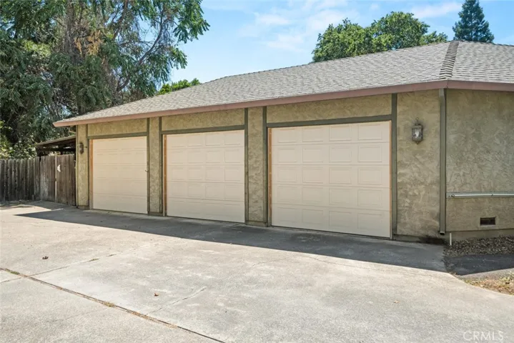 225 Somerset Place, Chico, California 95973