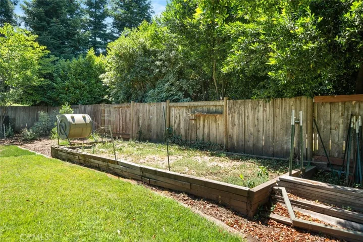 225 Somerset Place, Chico, California 95973