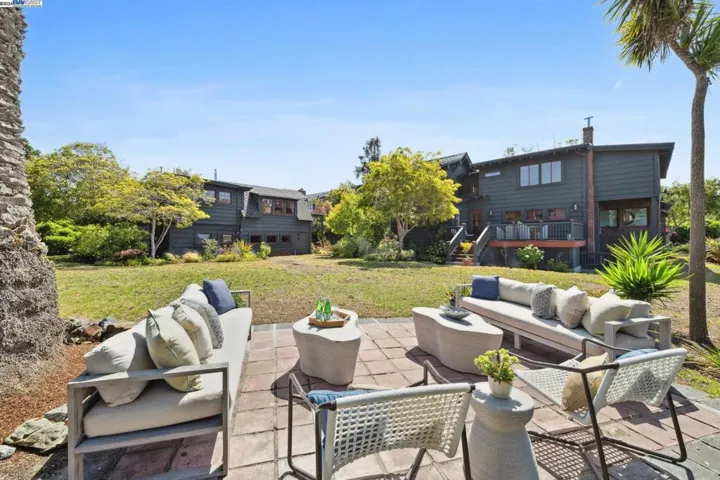 701 Grand Street, Alameda, California 94501