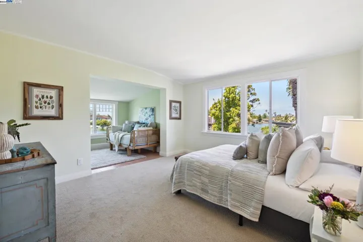 701 Grand Street, Alameda, California 94501