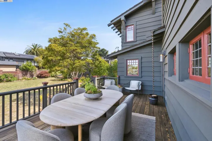 701 Grand Street, Alameda, California 94501