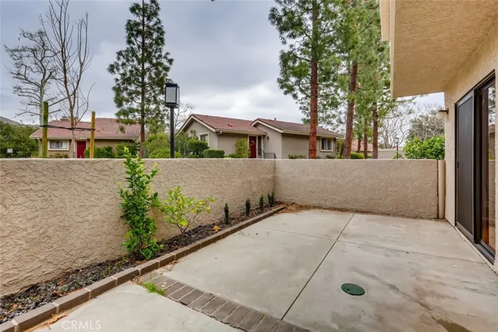 529 El Azul Circle, Oak Park, California 91377