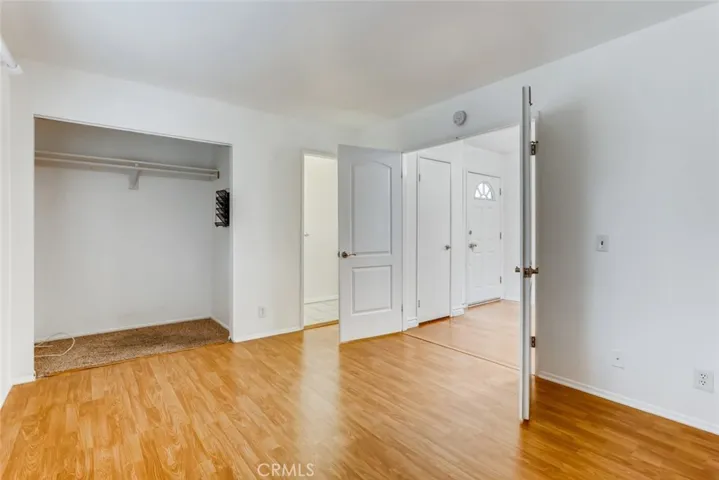 529 El Azul Circle, Oak Park, California 91377