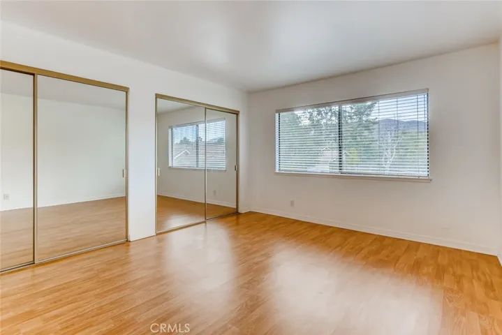529 El Azul Circle, Oak Park, California 91377