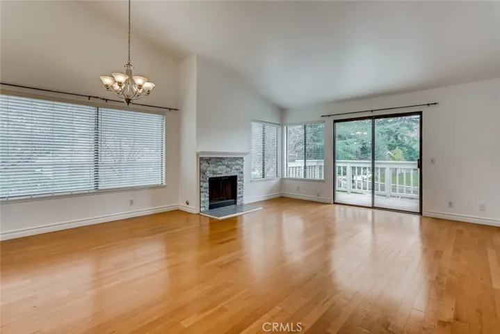 529 El Azul Circle, Oak Park, California 91377