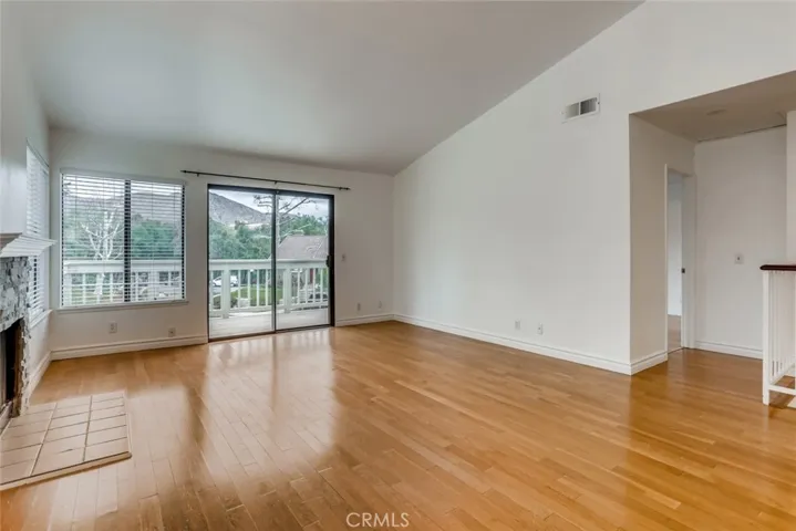 529 El Azul Circle, Oak Park, California 91377
