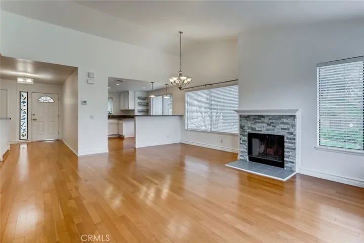 529 El Azul Circle, Oak Park, California 91377