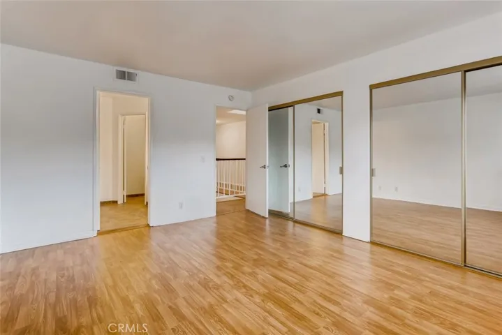 529 El Azul Circle, Oak Park, California 91377