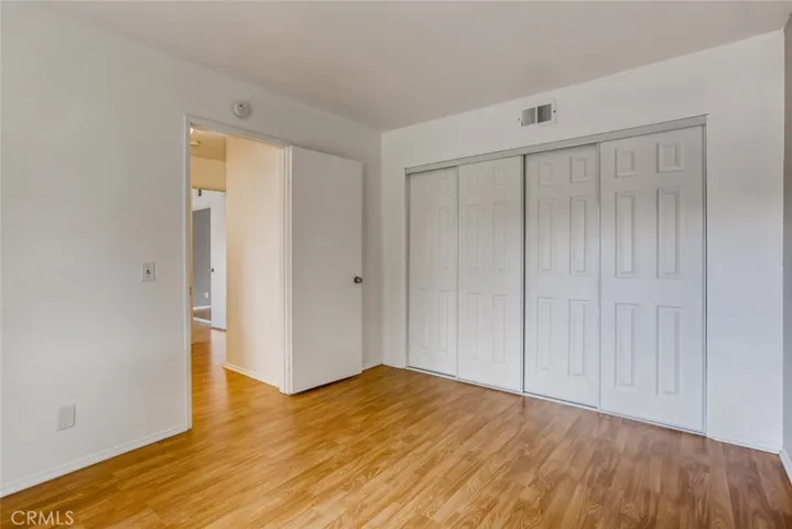 529 El Azul Circle, Oak Park, California 91377
