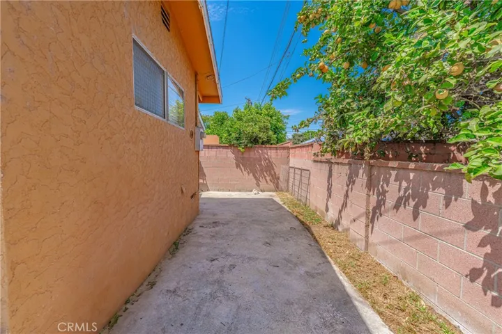 15134 El Camino Avenue, Paramount, California 90723