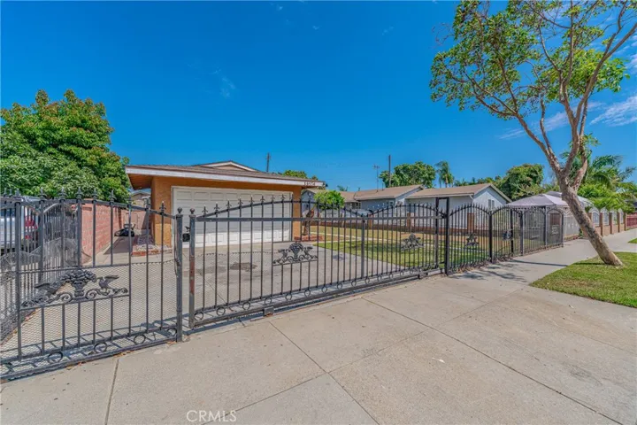 15134 El Camino Avenue, Paramount, California 90723