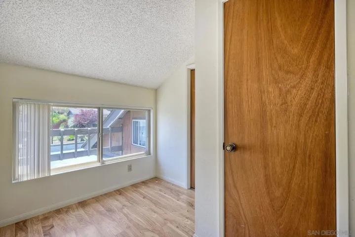 Bonus room with views to the front yard
