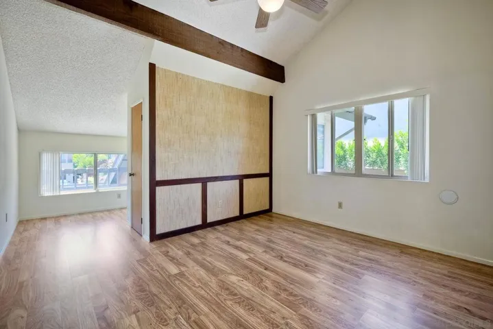 Spacious upstairs bonus room