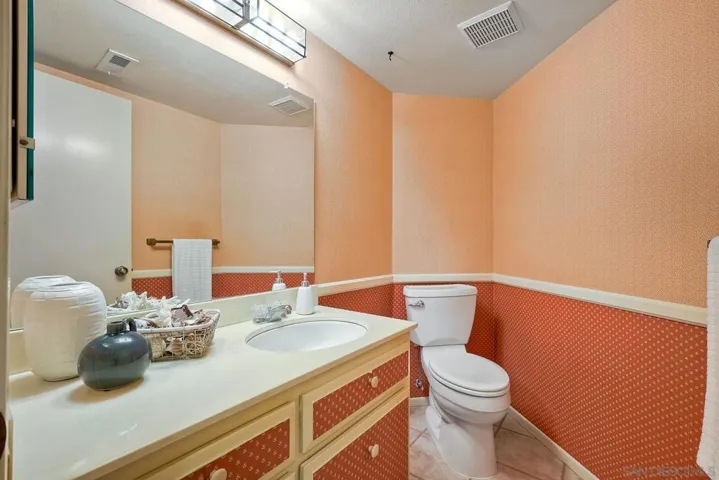 Powder room on 1st floor