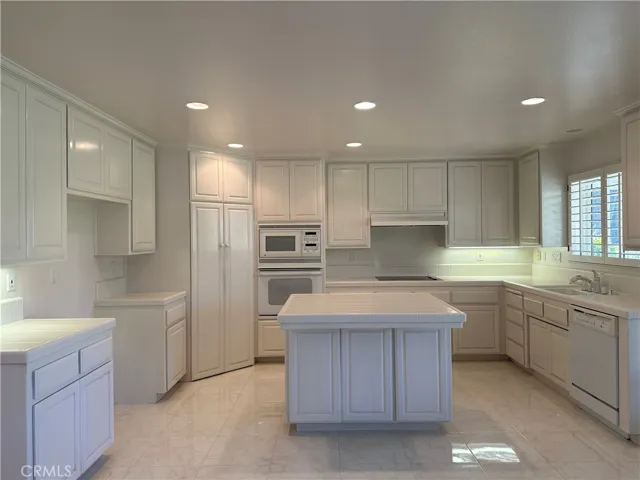 1102 Fairway Vista Drive, Santa Maria, California 93455