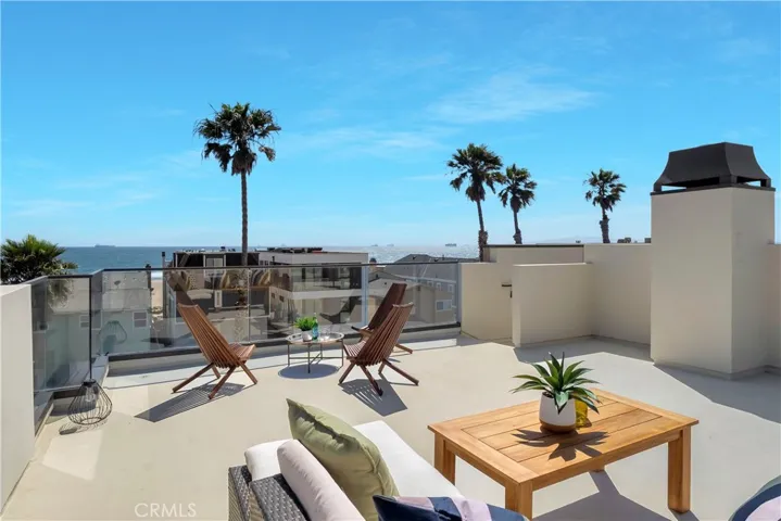 16386 N Pacific Avenue, Sunset Beach, California 90742