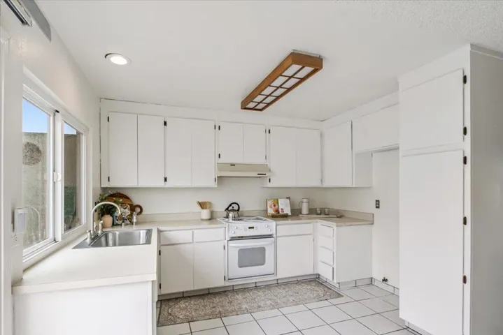 653 Alvarado Court, Salinas, California 93907