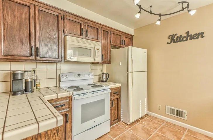 110 Nissen Road 3, Salinas, California 93901