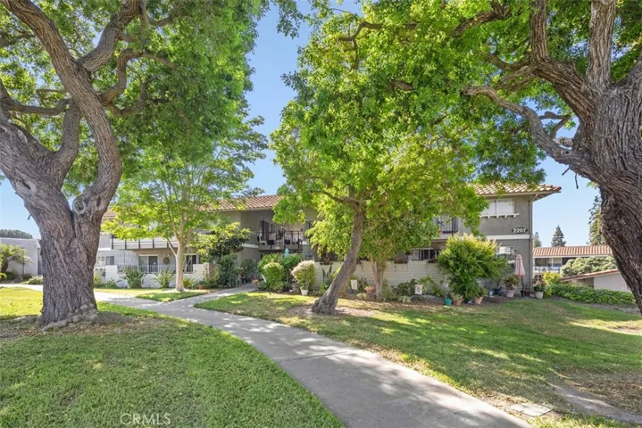 2207 Via Mariposa East A, Laguna Woods, California 92637