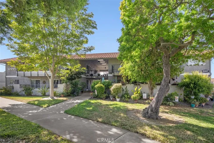 2207 Via Mariposa East A, Laguna Woods, California 92637