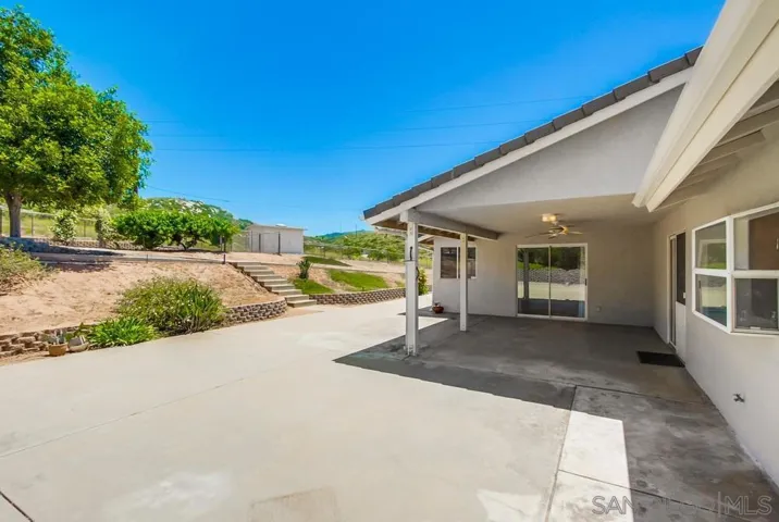 24574 Del Amo Rd, Ramona, California 92065