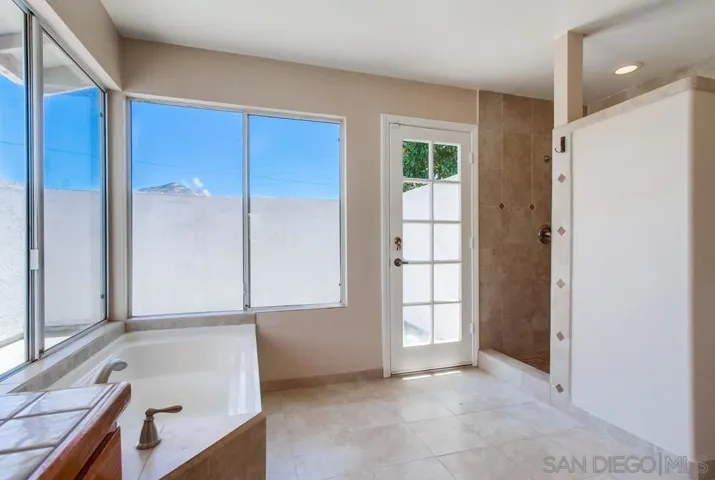 24574 Del Amo Rd, Ramona, California 92065