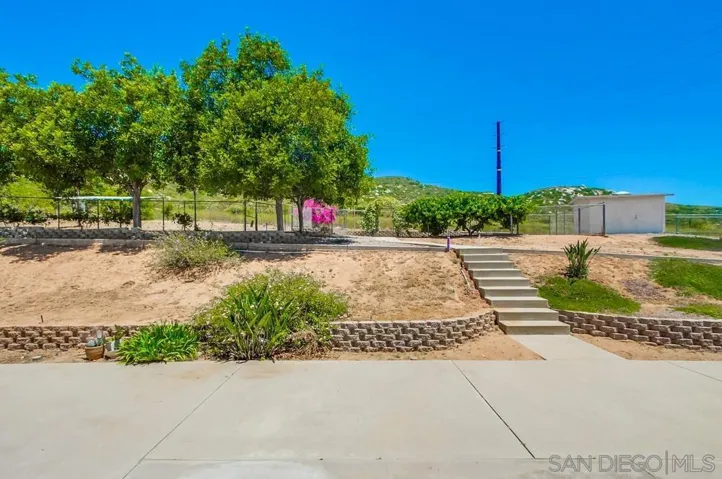 24574 Del Amo Rd, Ramona, California 92065