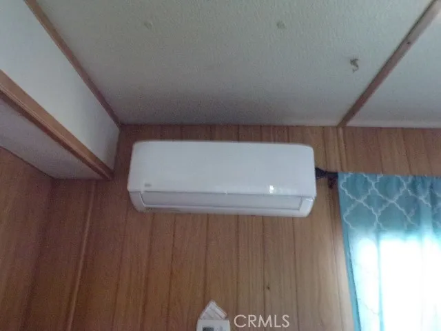 2 A/C units. 1 in MBD, 1 in LR.
