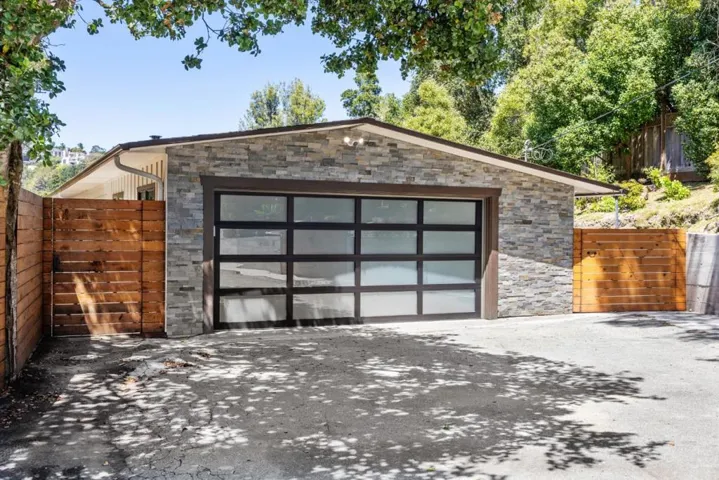 25165 Stewart Place, Carmel, California 93923