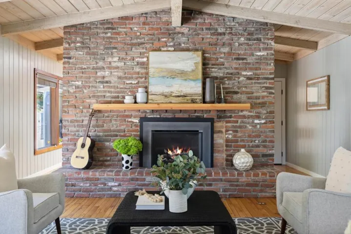 25165 Stewart Place, Carmel, California 93923