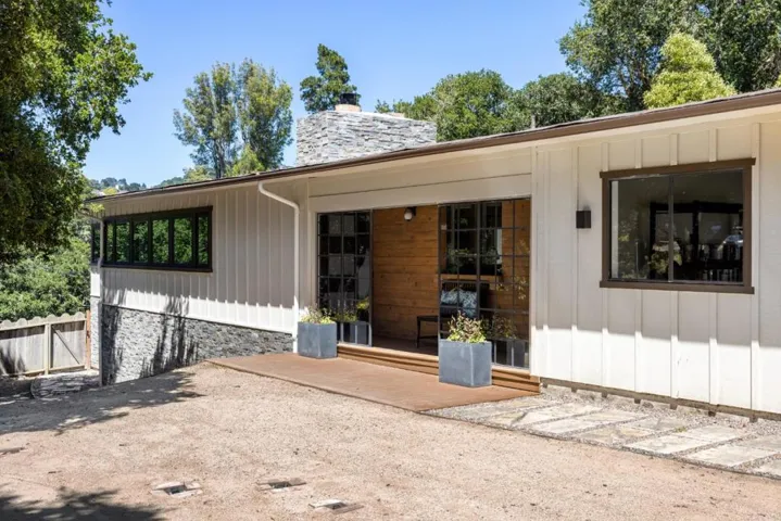 25165 Stewart Place, Carmel, California 93923