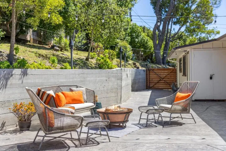 25165 Stewart Place, Carmel, California 93923