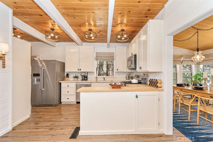 593 Ponderosa Drive, Big Bear Lake, California 92315